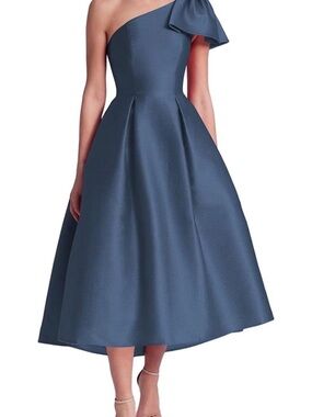 One-Shoulder Blue Midi Dress with Bow Detail